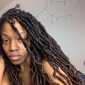 Meet your Posher, Danaysia